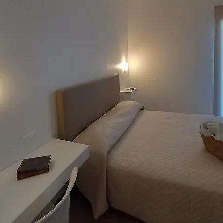 Quarto em Acomodações Particulares Sonia Syracuse